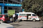 突发！菏泽中山路上，一电动车被渣土车碾压，两人身亡！